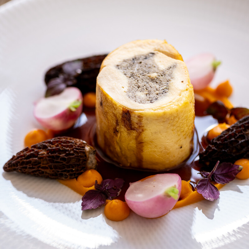 Restaurant Wellnesshotel mit Speisen und Getränken