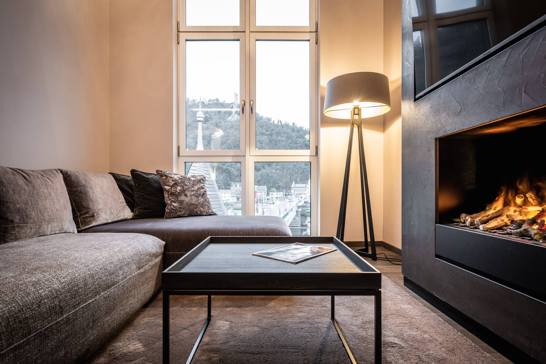 Suite Zimmer Detail: Ausstattung, Beleuchtung, Farbtöne, Modern