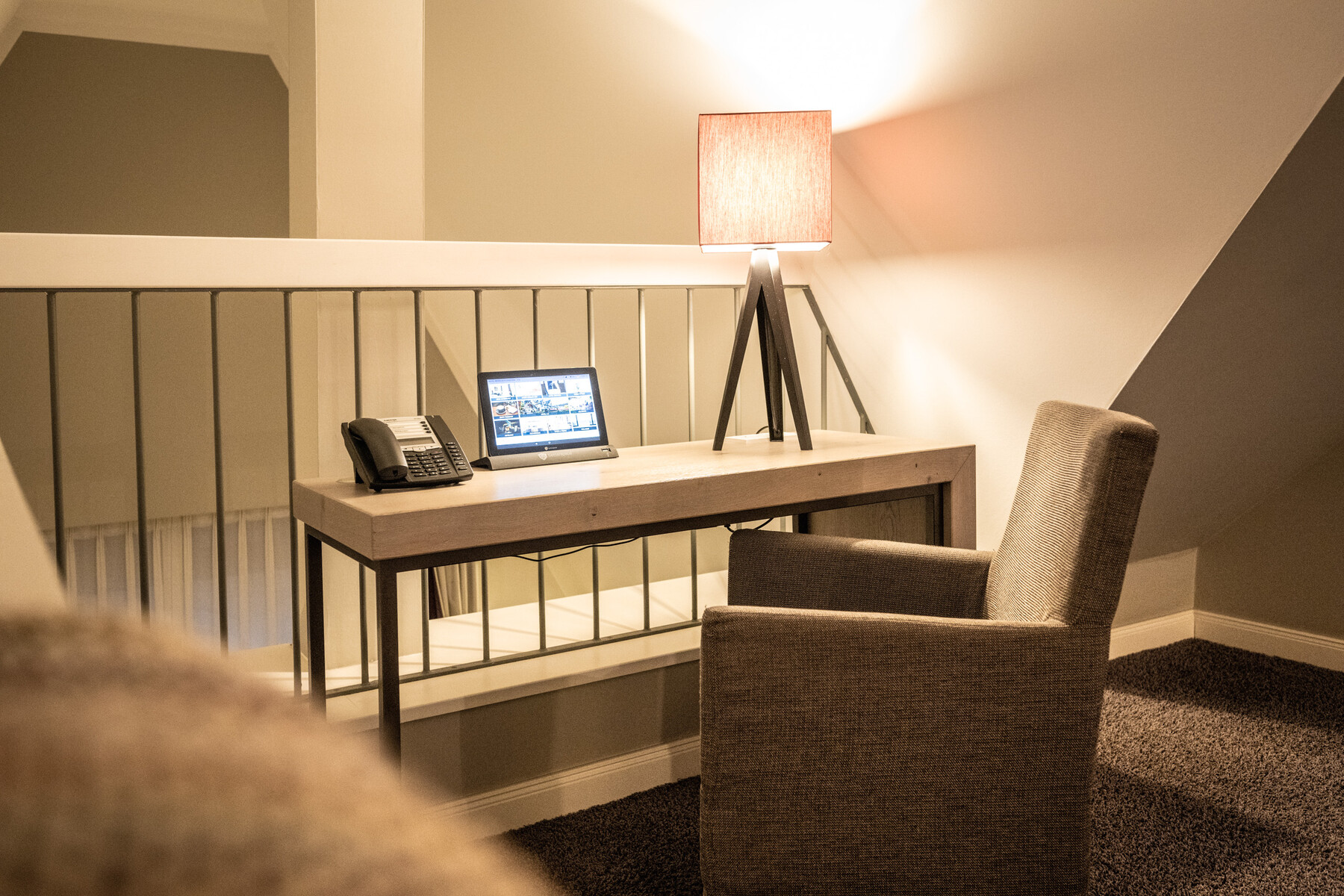 Juniorsuite mit Treppe: Badezimmer, Dusche, moderne Ausstattung